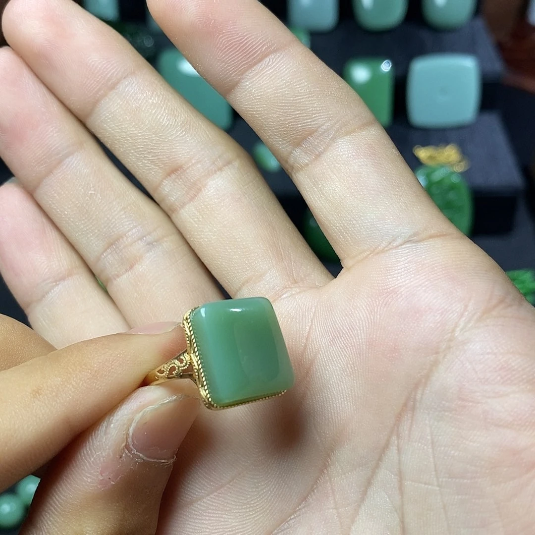 和田玉18K金镶嵌颈饰