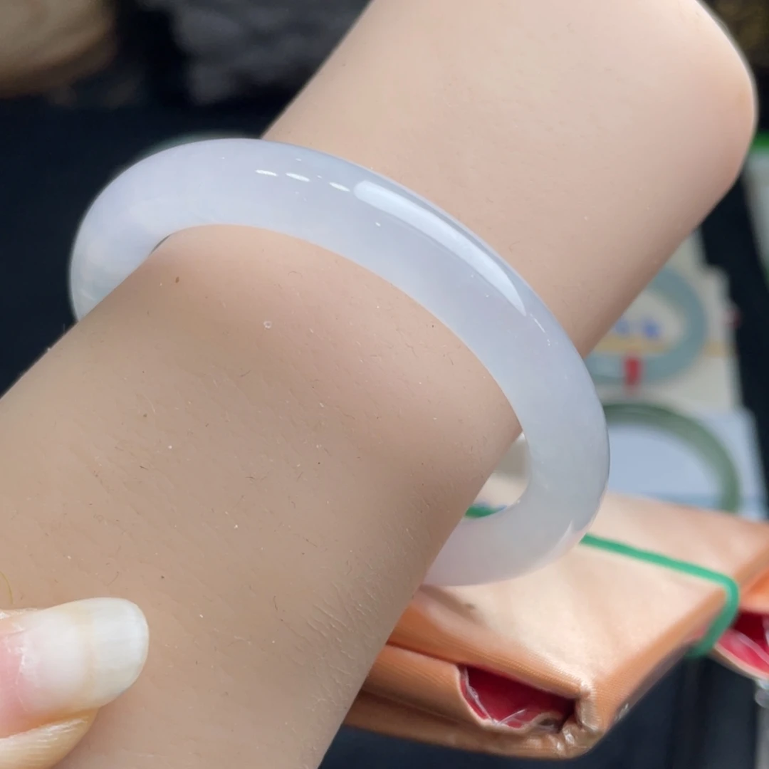 翡翠手镯未镶嵌53贵妃圆条