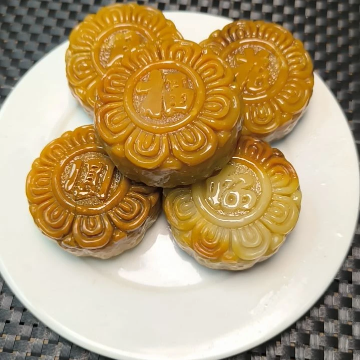 寿山石花好月圆寿山石雕刻月饼