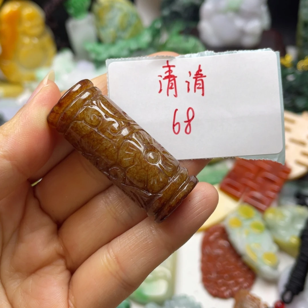 翡翠颈饰未镶嵌清*牌子