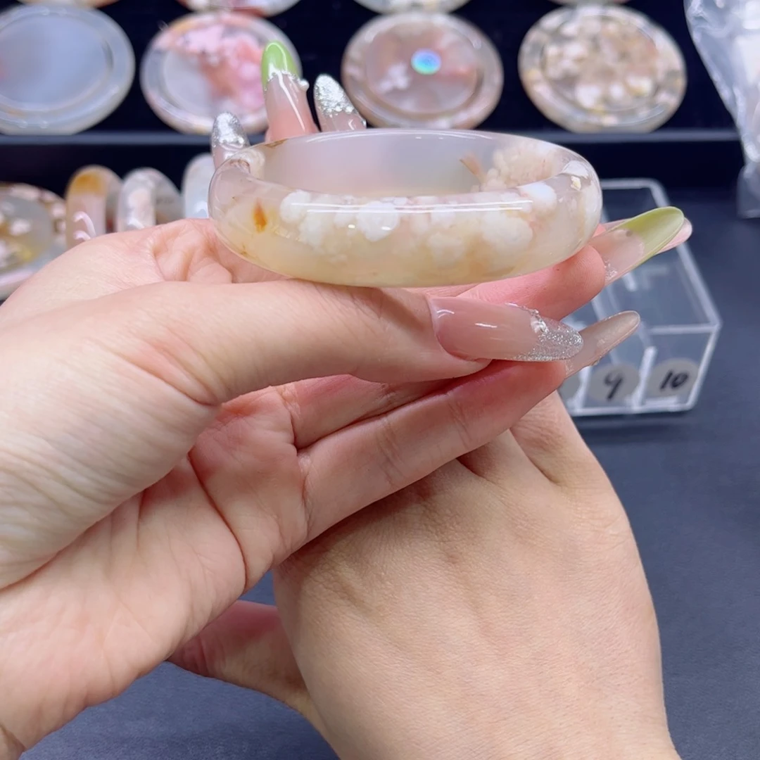 玛瑙/玉髓手镯未镶嵌58