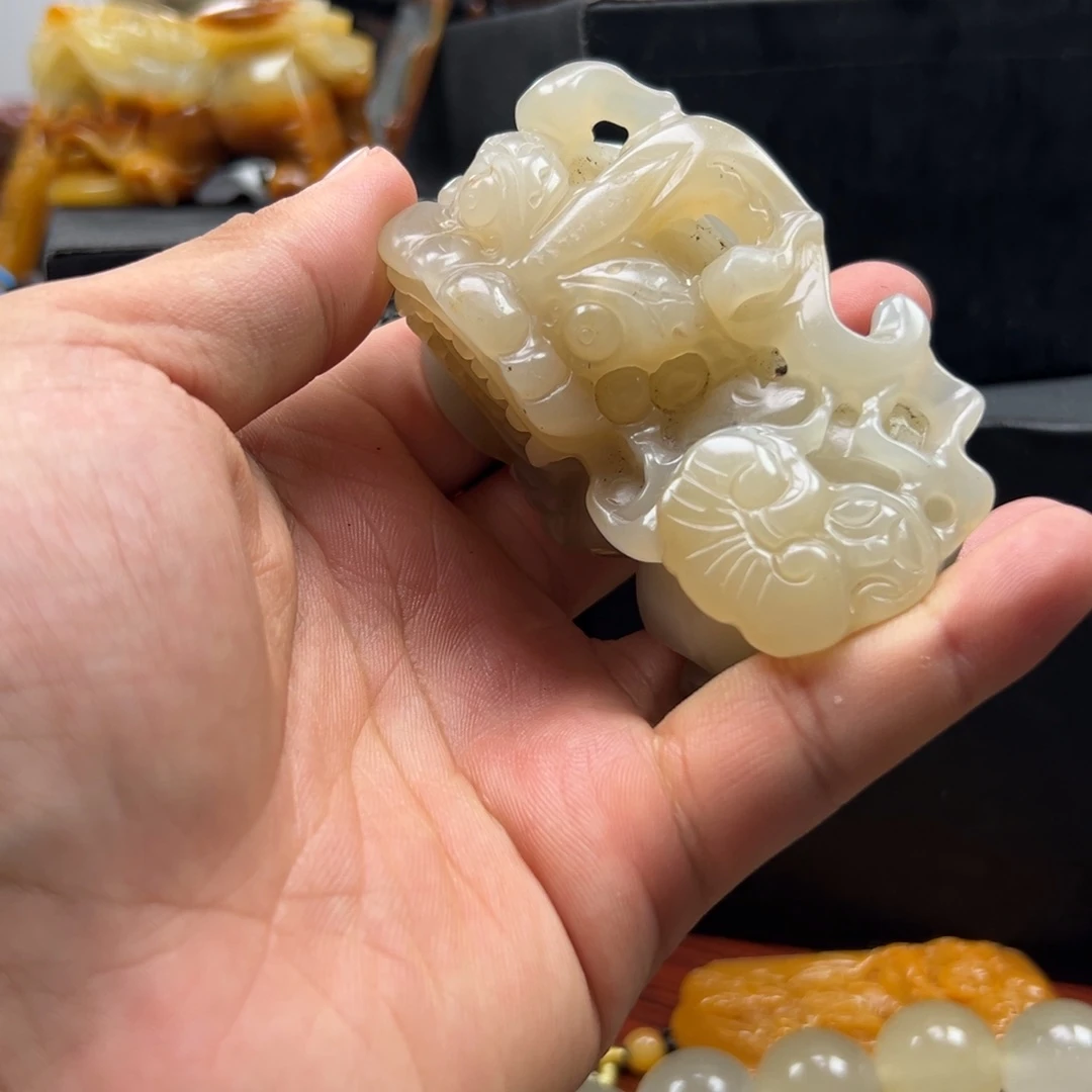 石英质玉（黄龙玉）未镶嵌黄龙玉