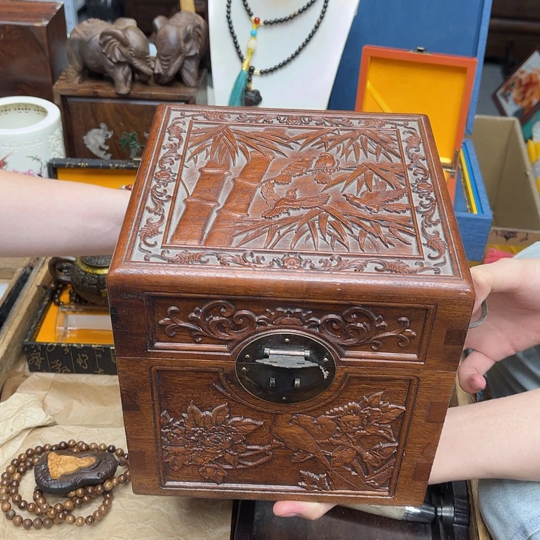 大叶紫檀（黑酸枝木类）