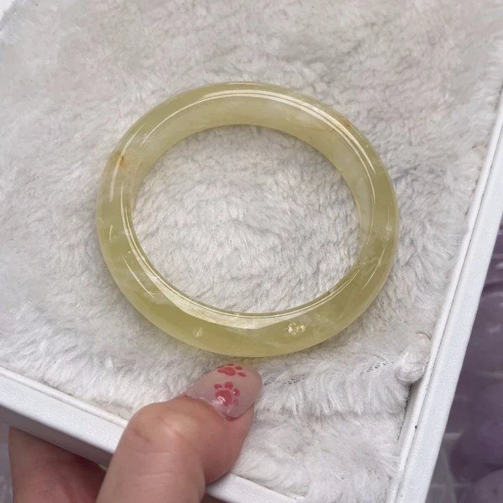 水晶手镯未镶嵌黄水晶58（有色带）
