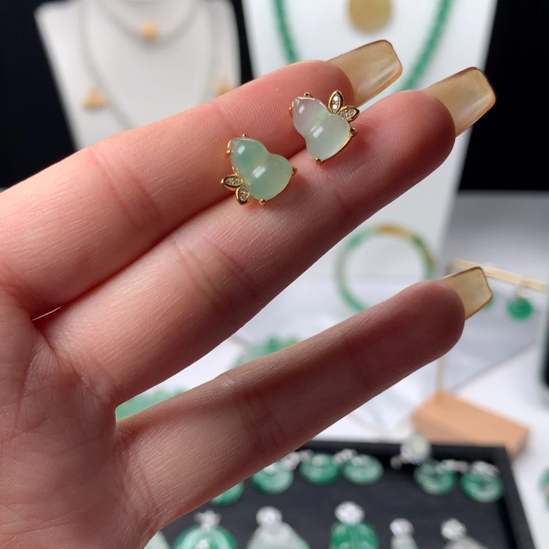 石英质玉（非洲翠）银S925镶嵌耳钉