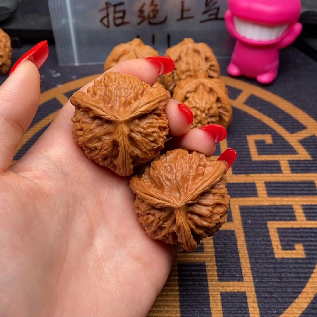 文玩核桃吊坠火**强宫灯