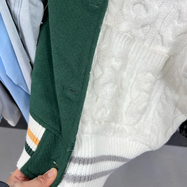 W05-13D-秋冬针织简约拼色韩系风刺绣夹克（瑕疵介意勿拍）