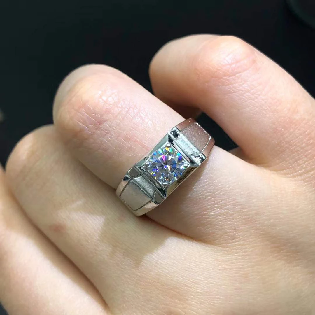 925银莫桑石戒指 925银莫桑石戒指喷砂男戒0.5-5克拉男款时尚戒指