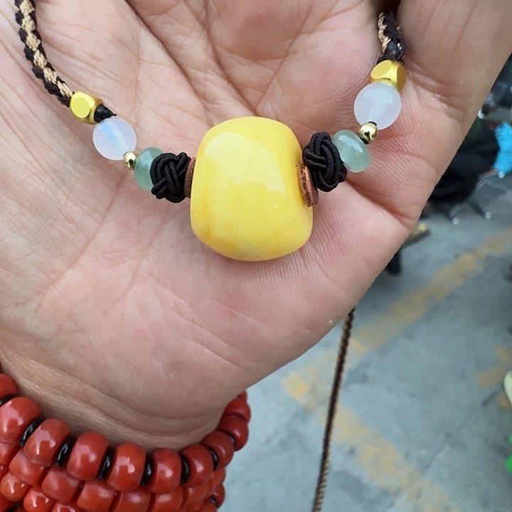 无非金属鸡油黄马蹄锁骨