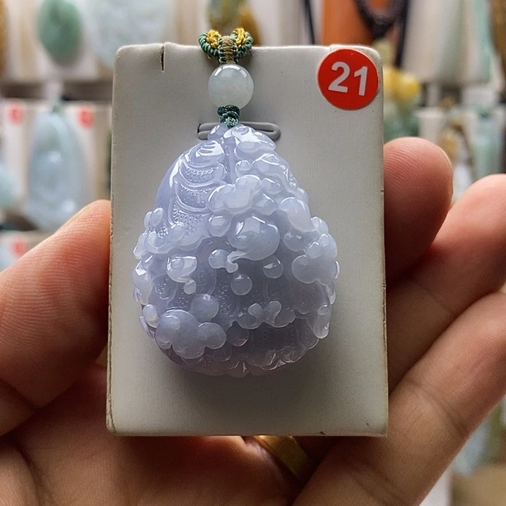 翡翠未镶嵌颈饰每天