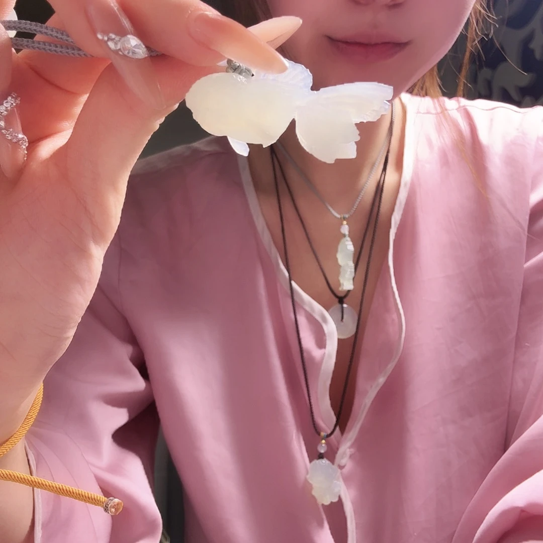 蛇纹石玉锦鲤附体未镶嵌