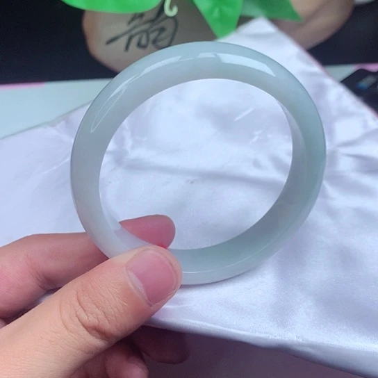 翡翠手镯未镶嵌正圈020