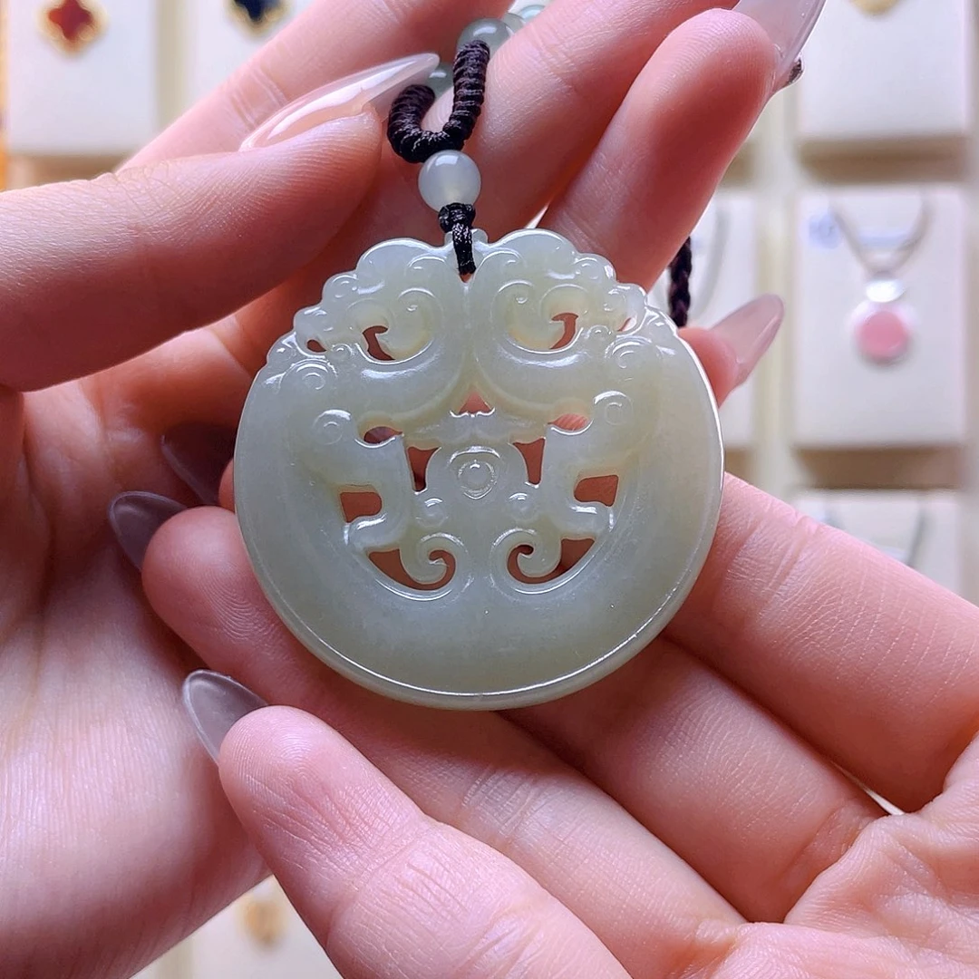 和田玉吊坠(赠链)未镶嵌森****?