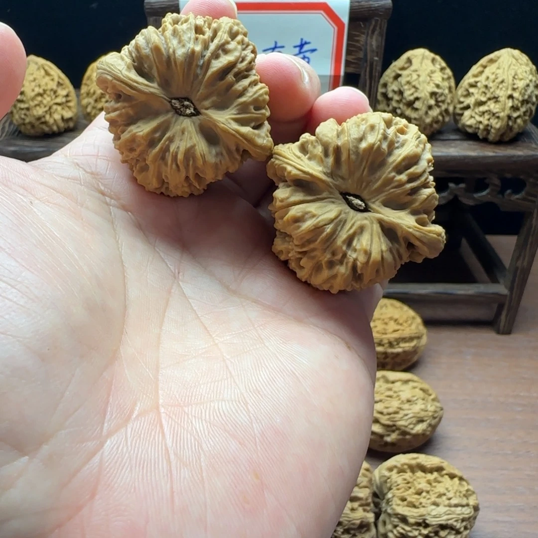 吊坠文玩核桃43奥迪三角  51克