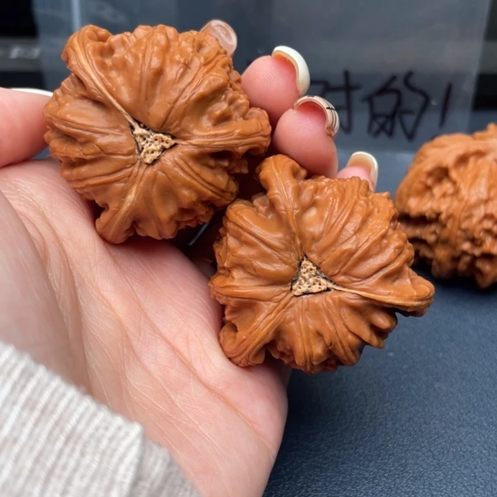 大***年吊坠文玩核桃白狮子