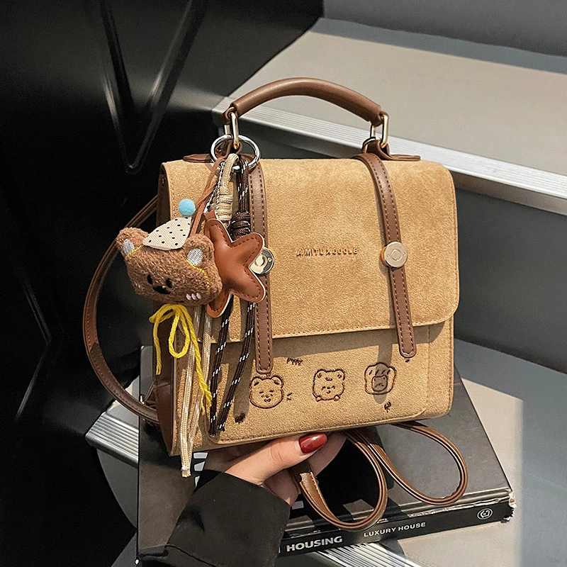 艾米兔女包2025新款潮流时尚学院风复古百搭简约质感手提双肩包