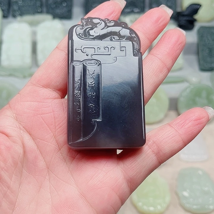 ಇ***️和田玉未镶嵌颈饰