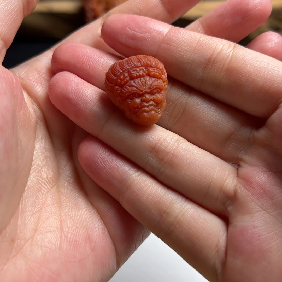 定制翡翠未镶嵌红翡大黑天