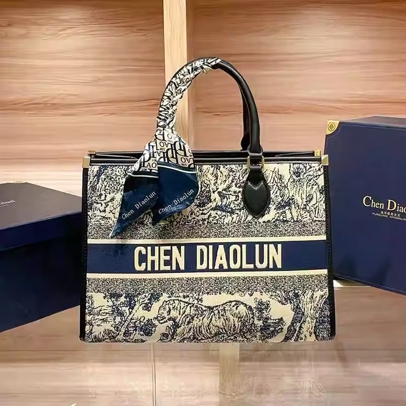 轻奢百搭高级感刺绣托特包包女2025新款轻奢大容量通勤单肩手提包