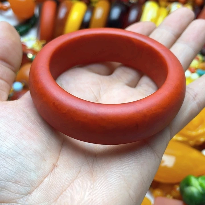 树脂制品56号橘色手镯