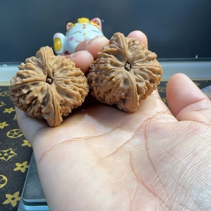 J***n桃核吊坠核桃核桃