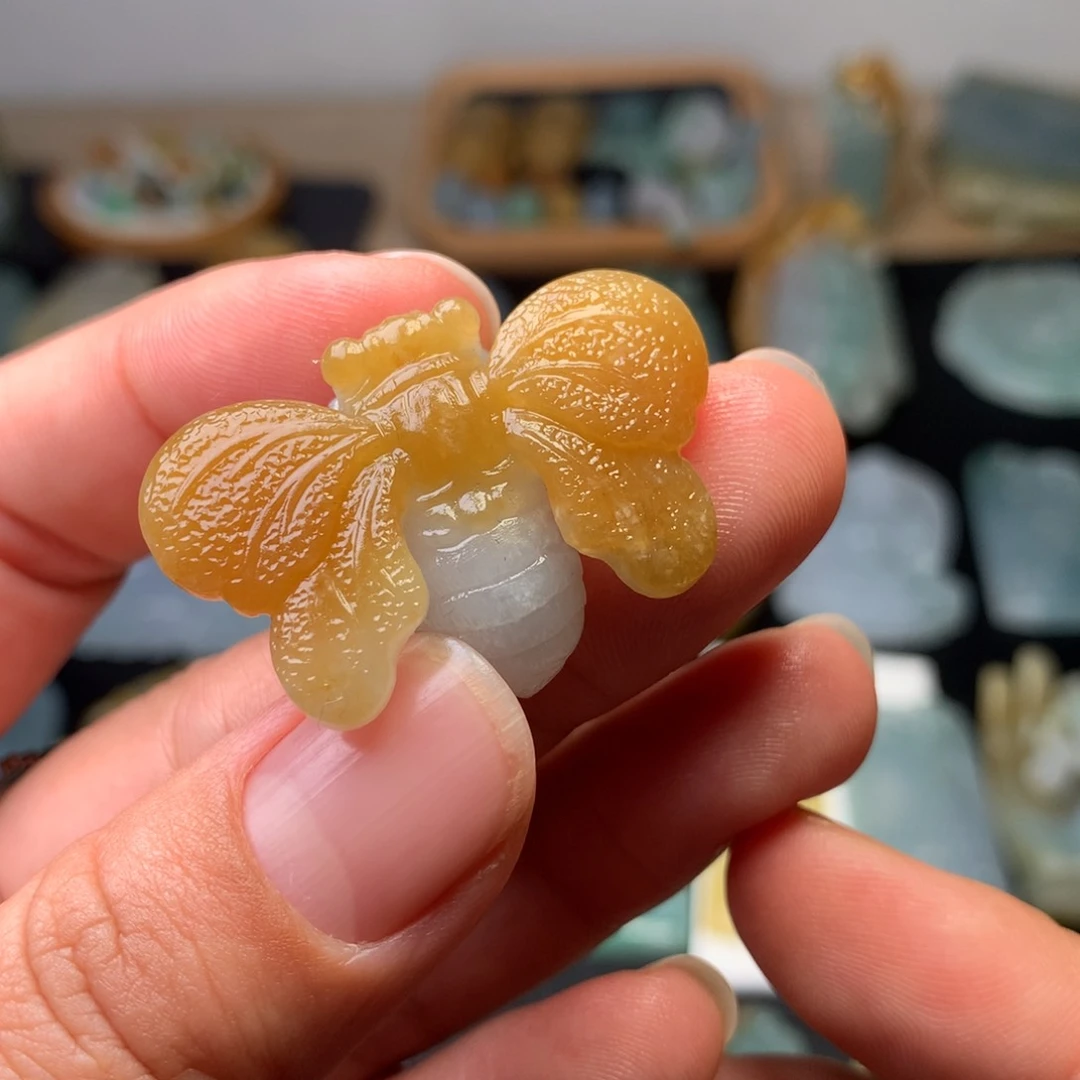 定制翡翠未镶嵌蜜蜂