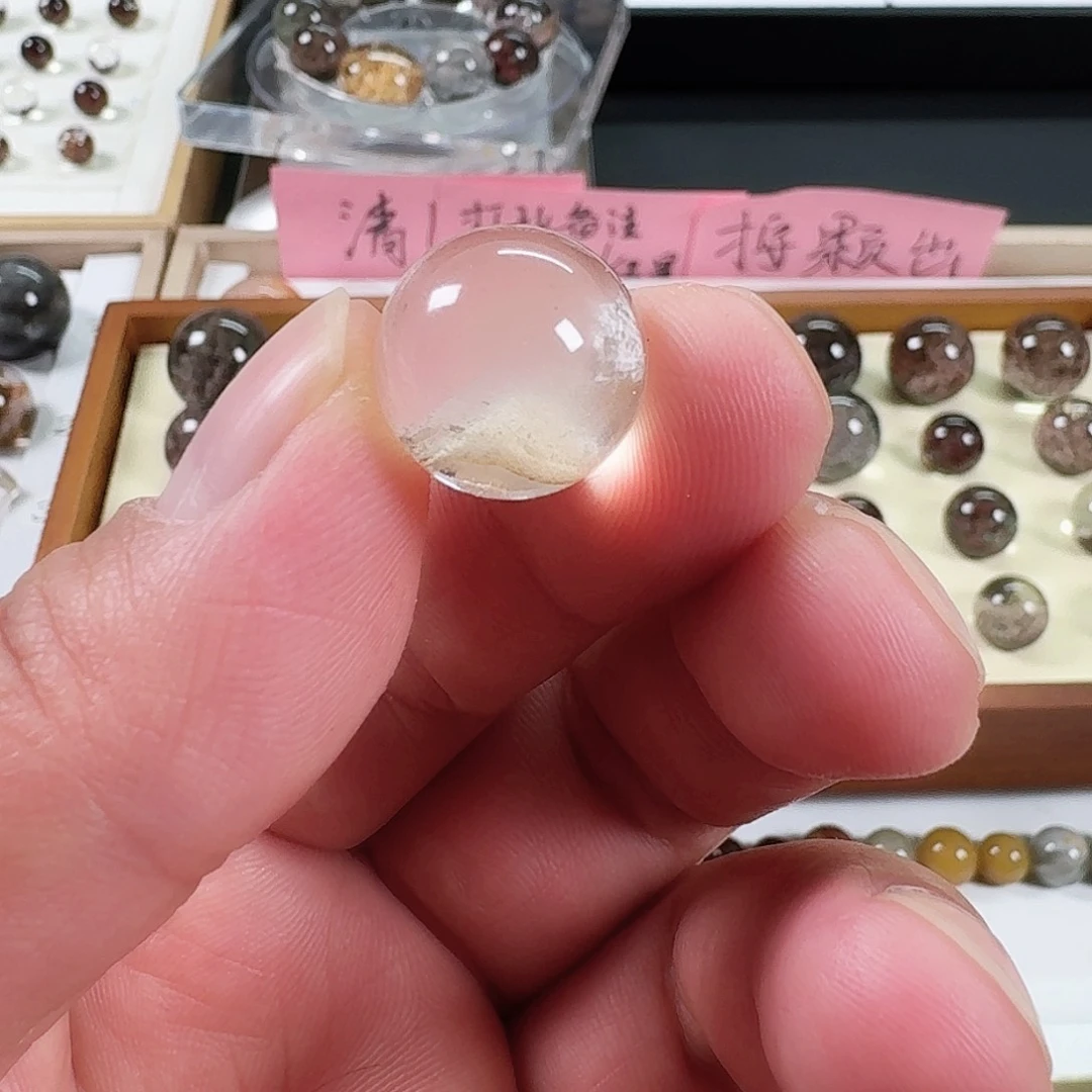 水晶颈饰未镶嵌陈**?