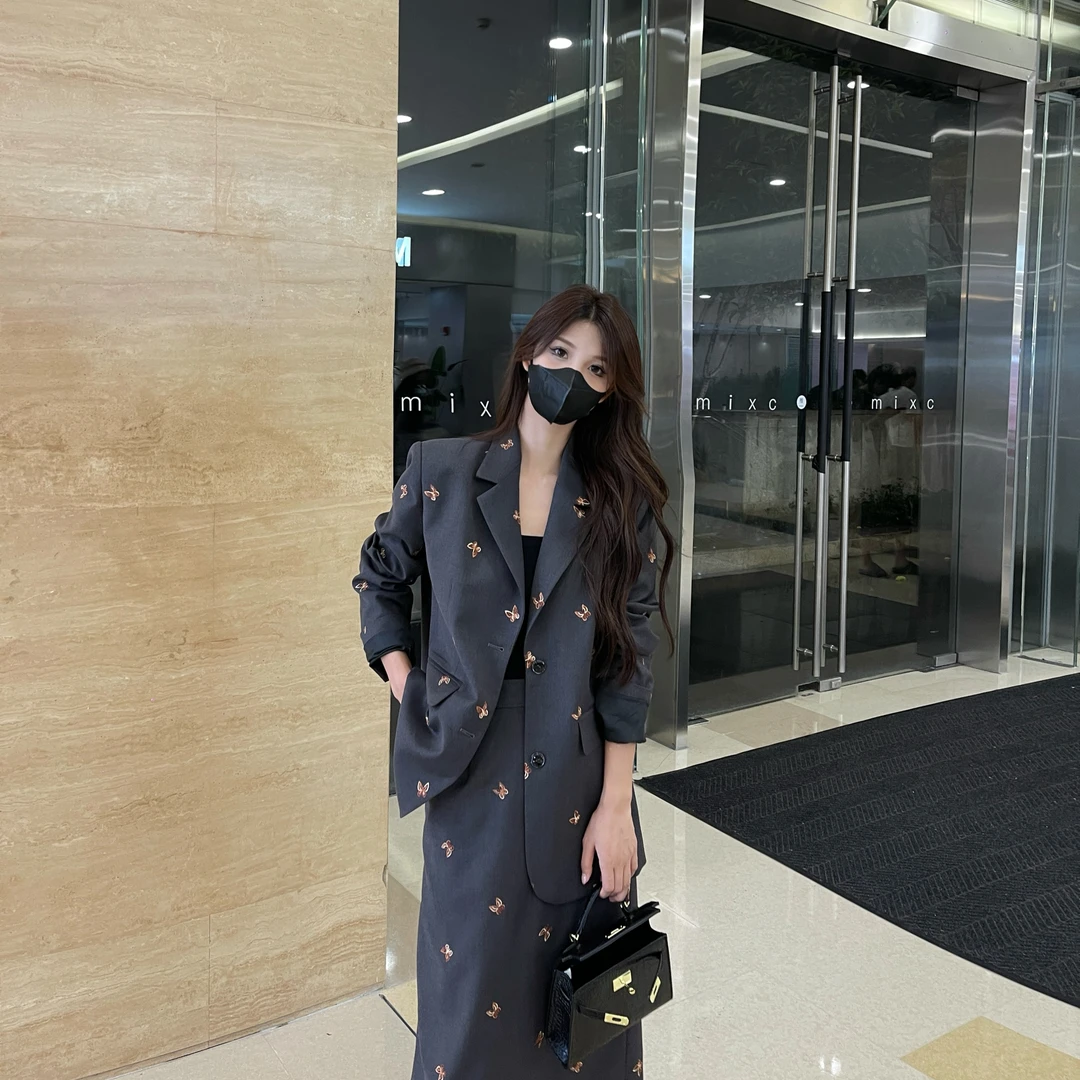 Liixu2025秋季气质高级感西装外套高腰显瘦半身裙三件套24TZ096