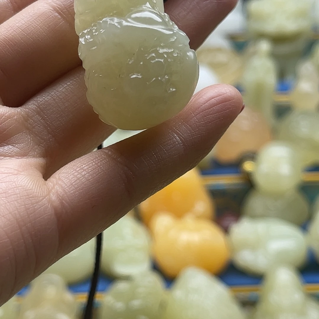 .***塞玉天然桌面小摆件