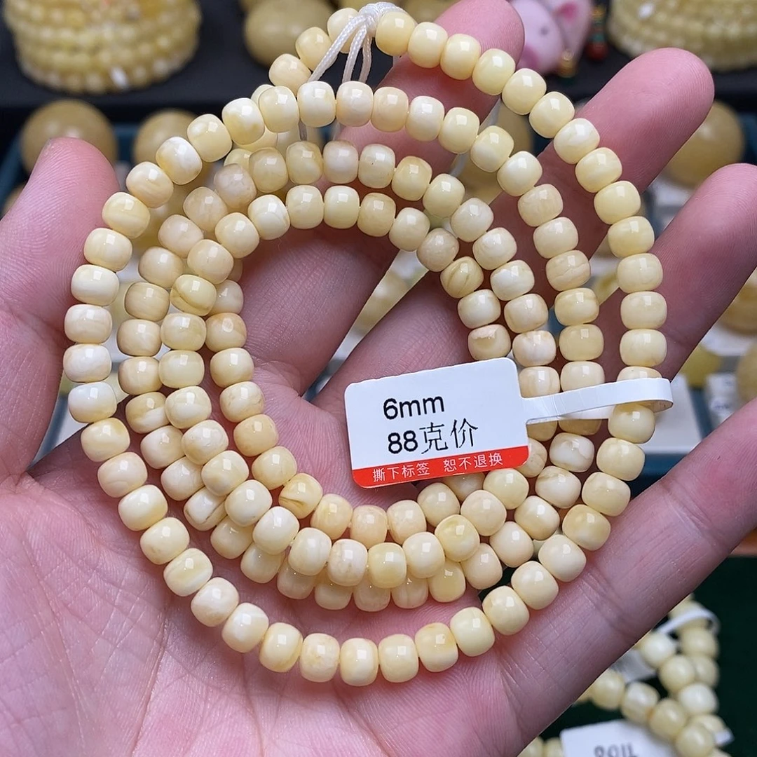 蜜蜡未镶嵌珠宝奇石