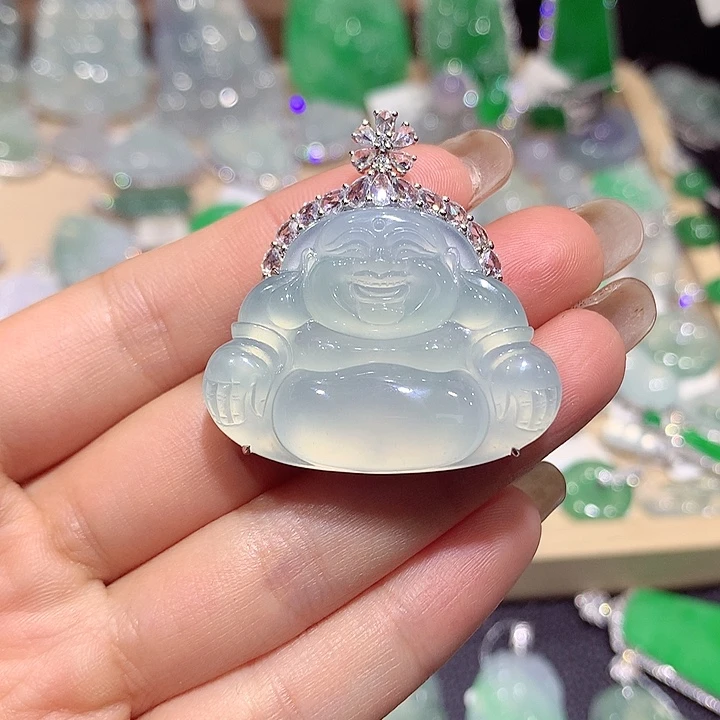 翡翠18K金镶嵌颈饰佛