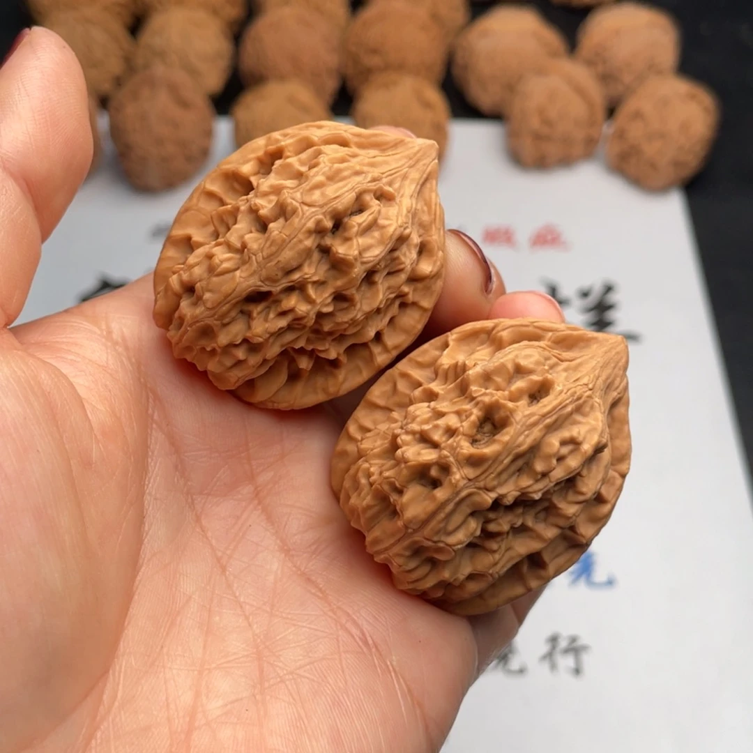 文玩核桃吊坠511。35鸡心