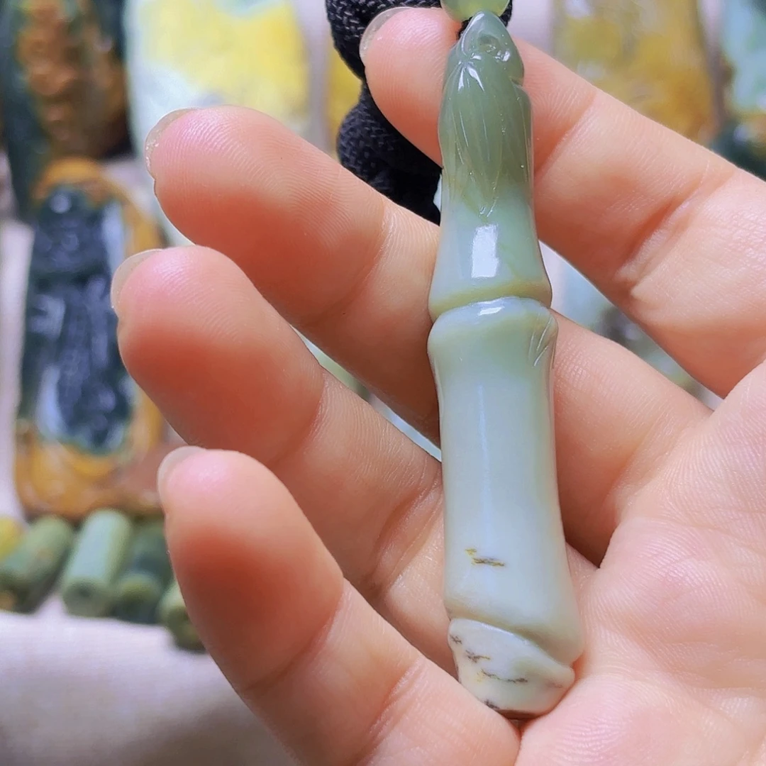 阿***彬岫岩老玉（透闪石质玉）未镶嵌颈饰