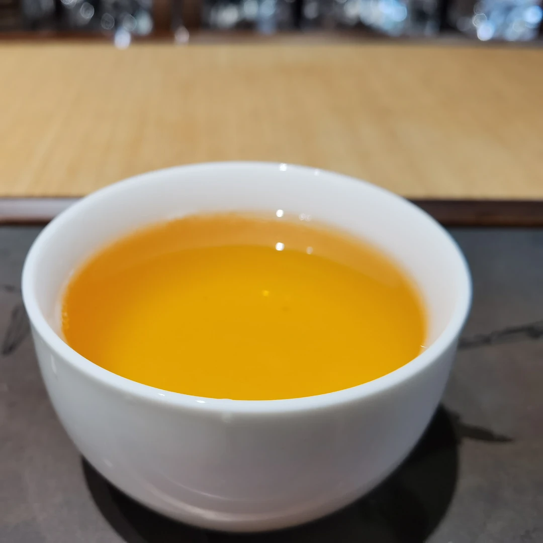 保靖黄金茶红茶花香型
