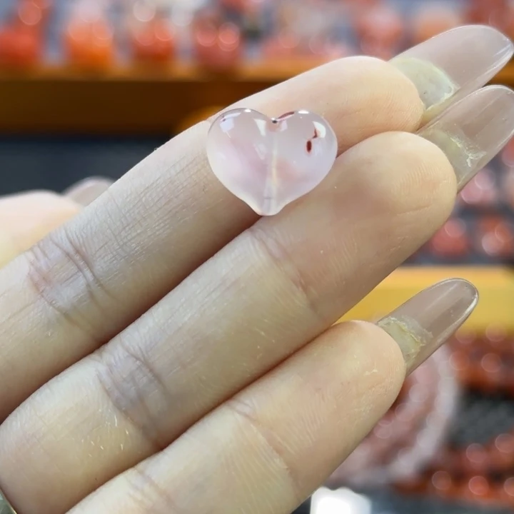 南红玛瑙未镶嵌珠宝半成品屁桃