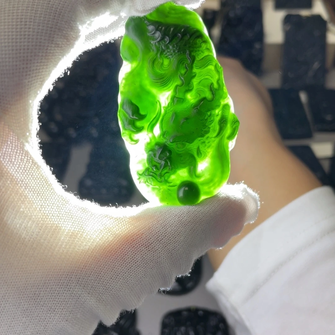 蛇纹石玉未镶嵌吊坠