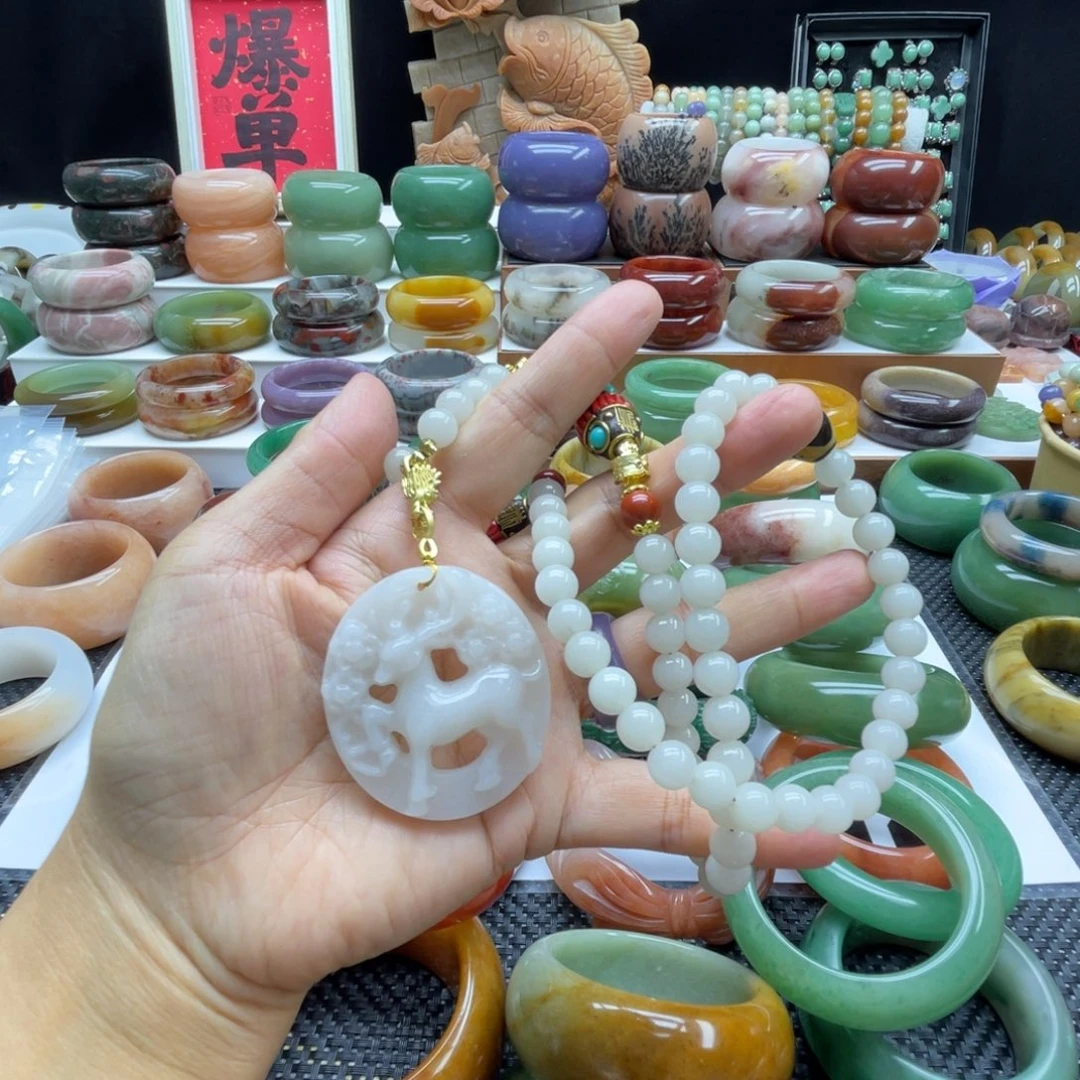 石英岩玉未镶嵌手镯