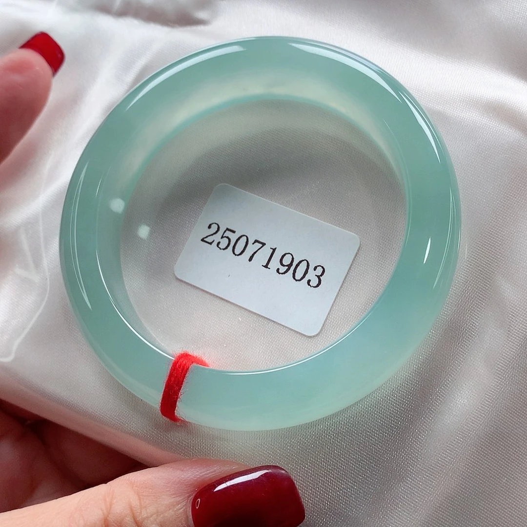 未镶嵌手镯翡翠79号，冰胶果冻底，蓝晴