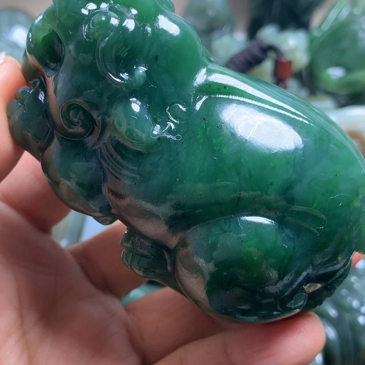 兔***理和田玉未镶嵌颈饰