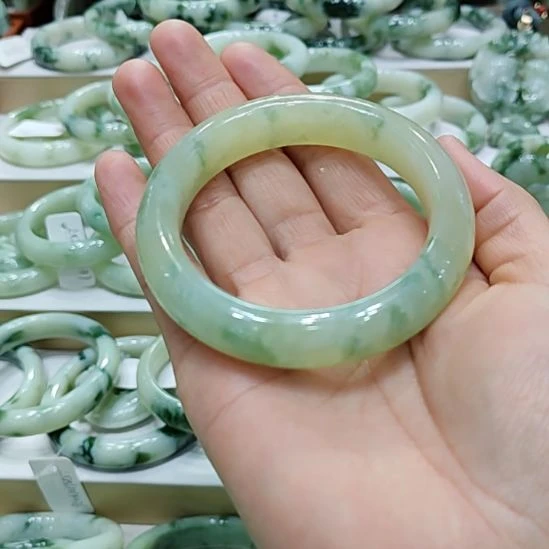 迪****透闪石-蛇纹石玉未镶嵌手镯