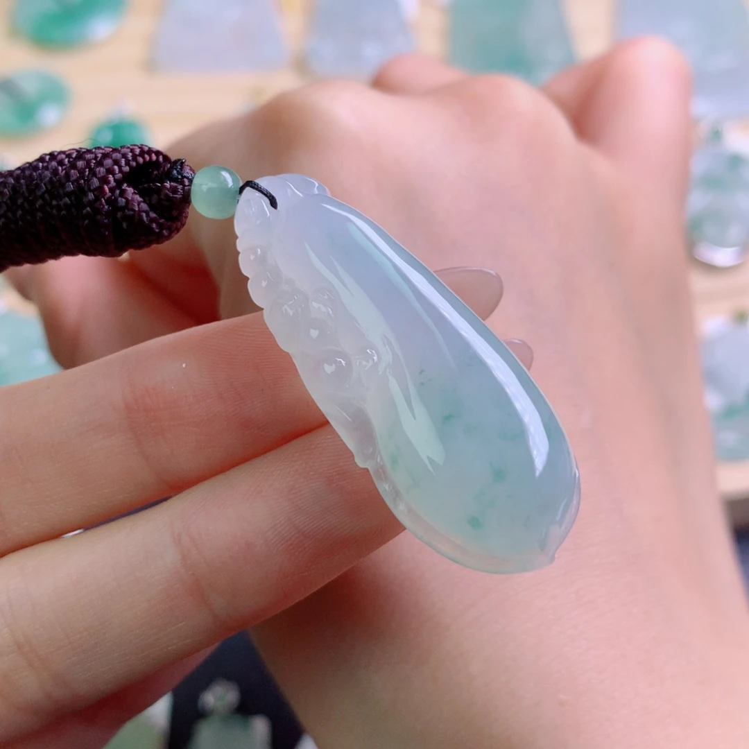 翡翠未镶嵌颈饰吊坠