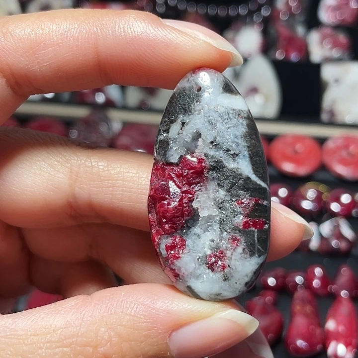 天然辰砂聚宝盆晶体吊坠