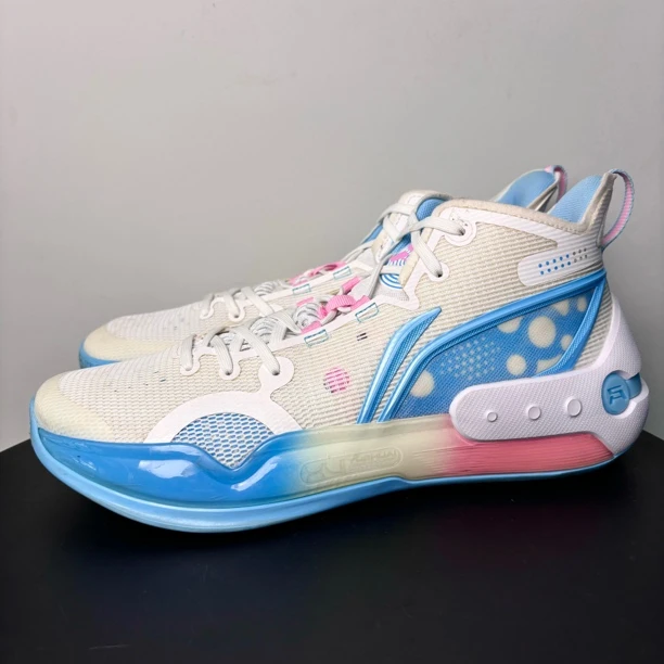 95新 maje 44码 驭帅16 南海岸 保真 中古篮球鞋