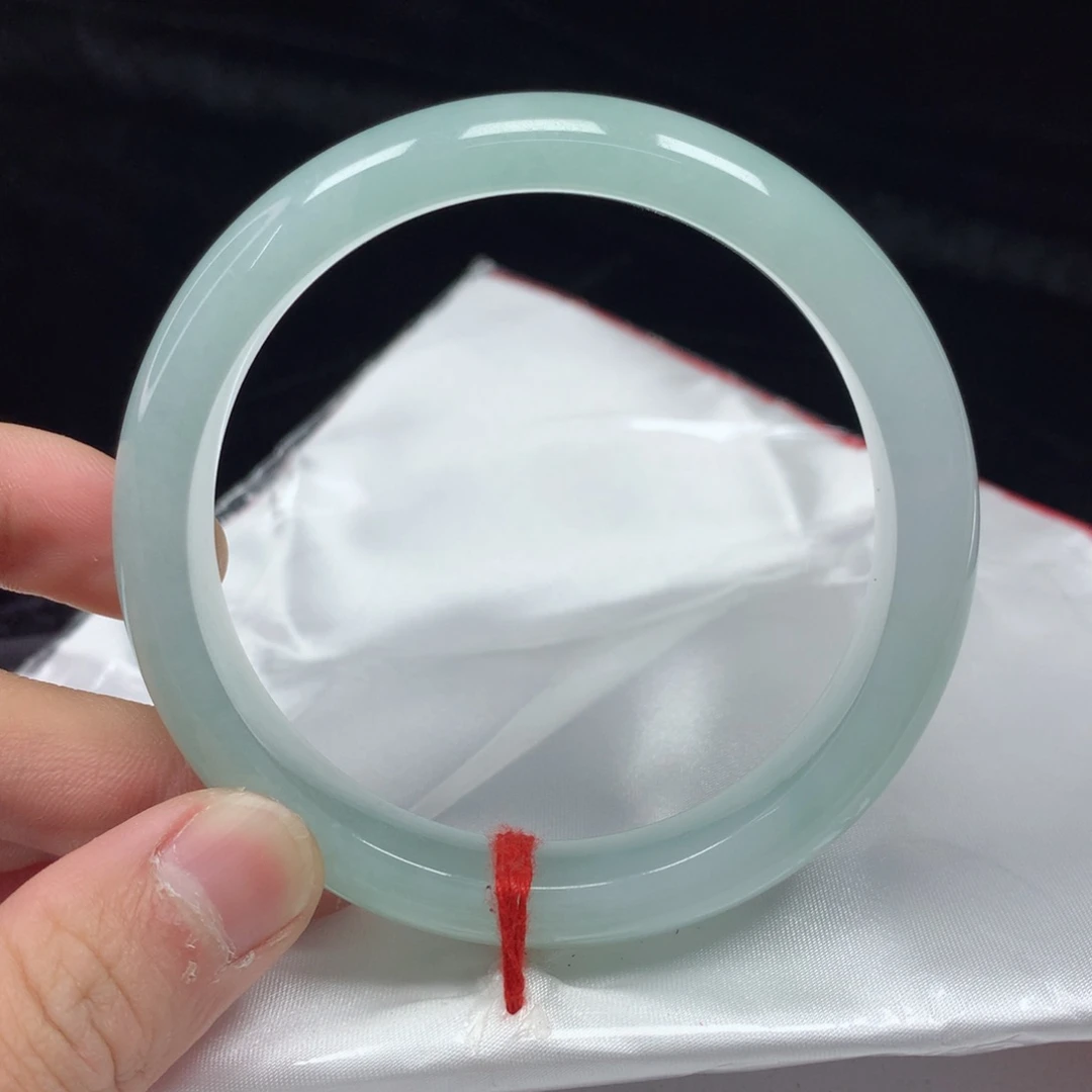 翡翠手镯（圆镯）未镶嵌61.5