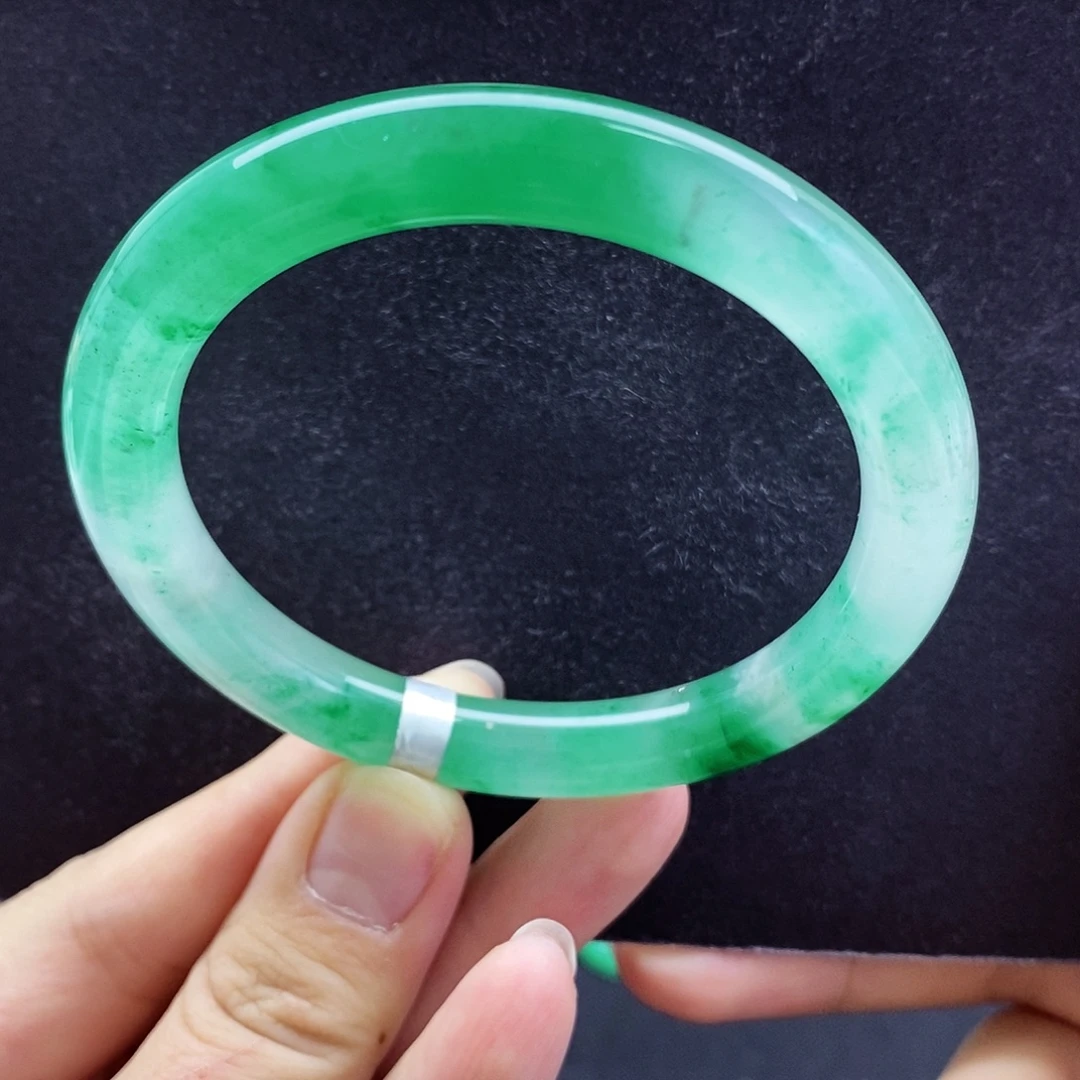 石英质玉未镶嵌手镯