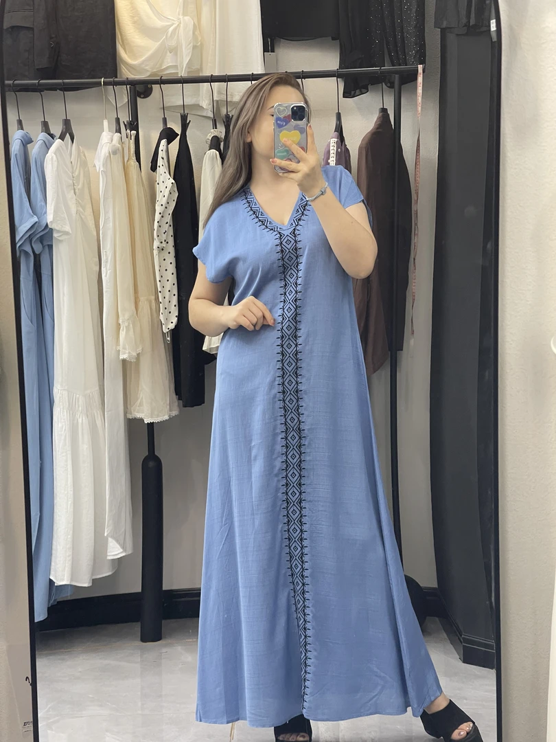 夏季时尚民族风宽松刺绣长款连衣裙