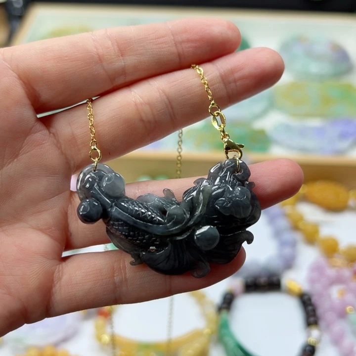 颈饰未镶嵌翡翠吊坠