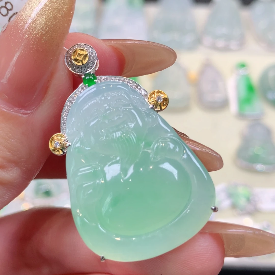 翡翠18K金镶嵌颈饰