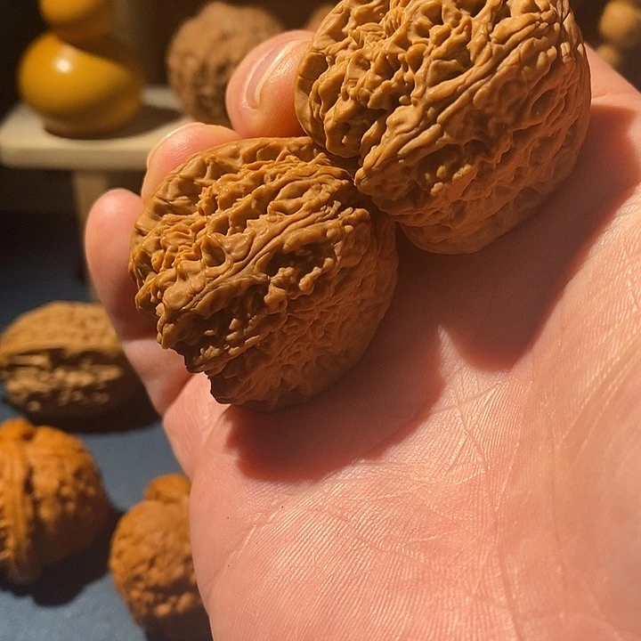 文玩核桃把件38尺南疆石