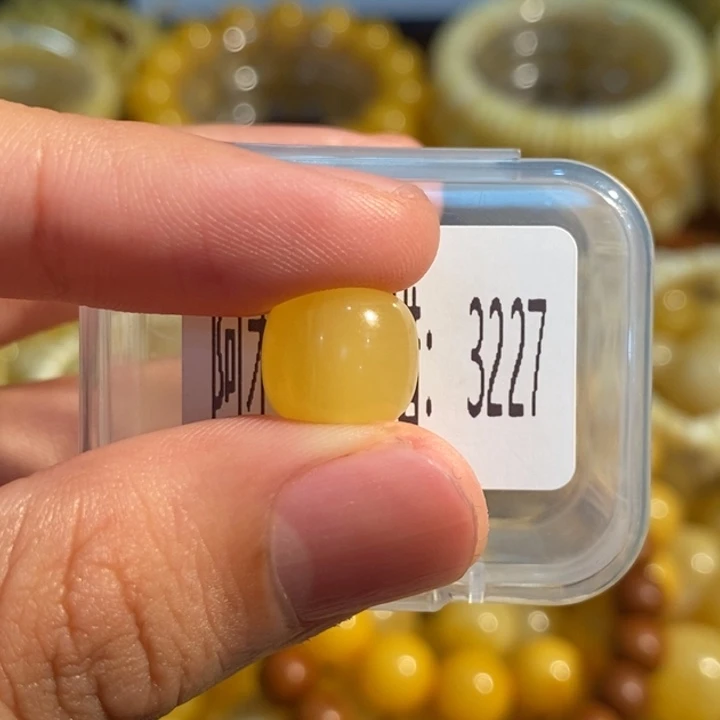 琥珀未镶嵌珠宝奇石3227